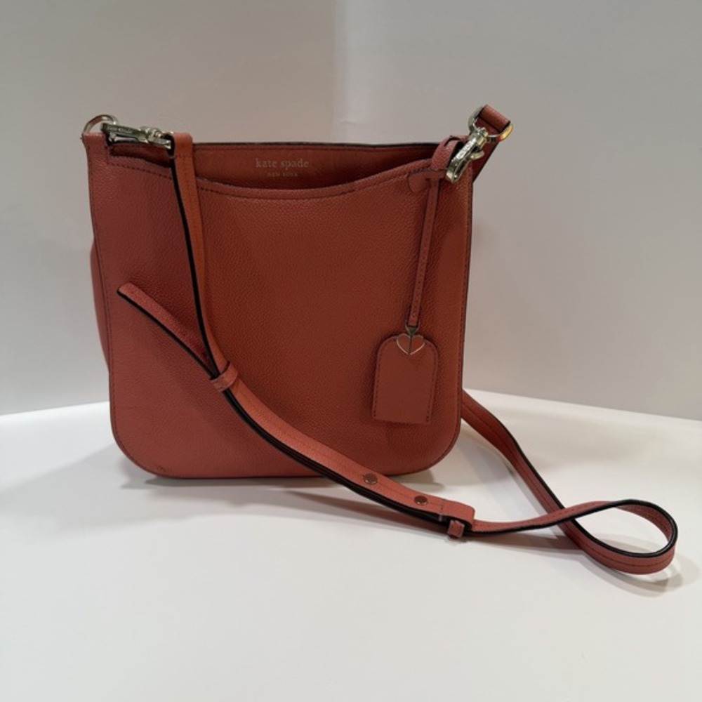 NWT‎ KATE SPADE MARGAUX LARGE CROSSBODY CORAL in PEACHY $258 **READ FLAWS**
